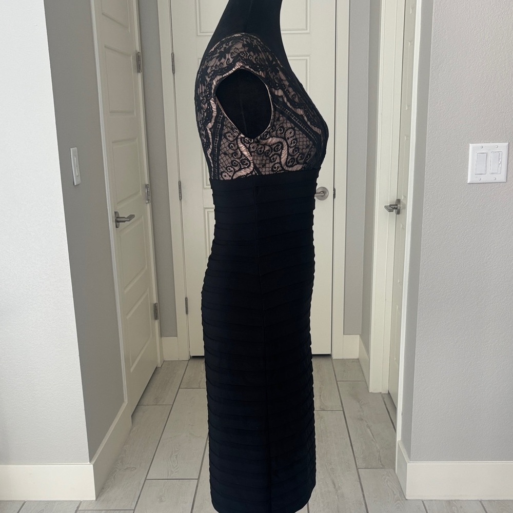 Adrianna Papell Black Lace & Shutter Pleat Dress Size 4 - Picture 7 of 14